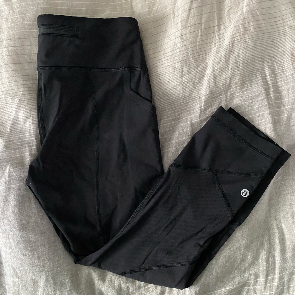 Lululemon pace rival crop leggings, size 6, no tag.